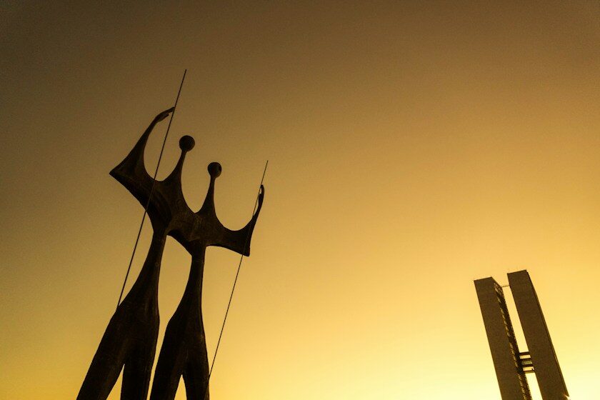 Escultura "Os Candangos / "Os Guerreiros"